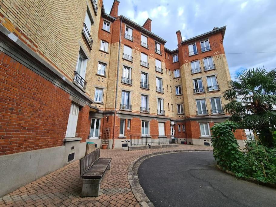 Suresnes : 2 Pieces Cosy Apartment Екстериор снимка