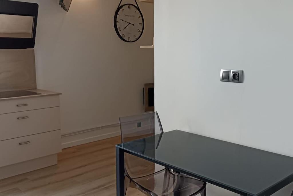 Suresnes : 2 Pieces Cosy Apartment Екстериор снимка